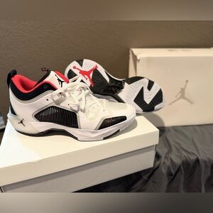 NEW Jordan XXXVII 37 Low Siren Red Shoes Mens Size 13